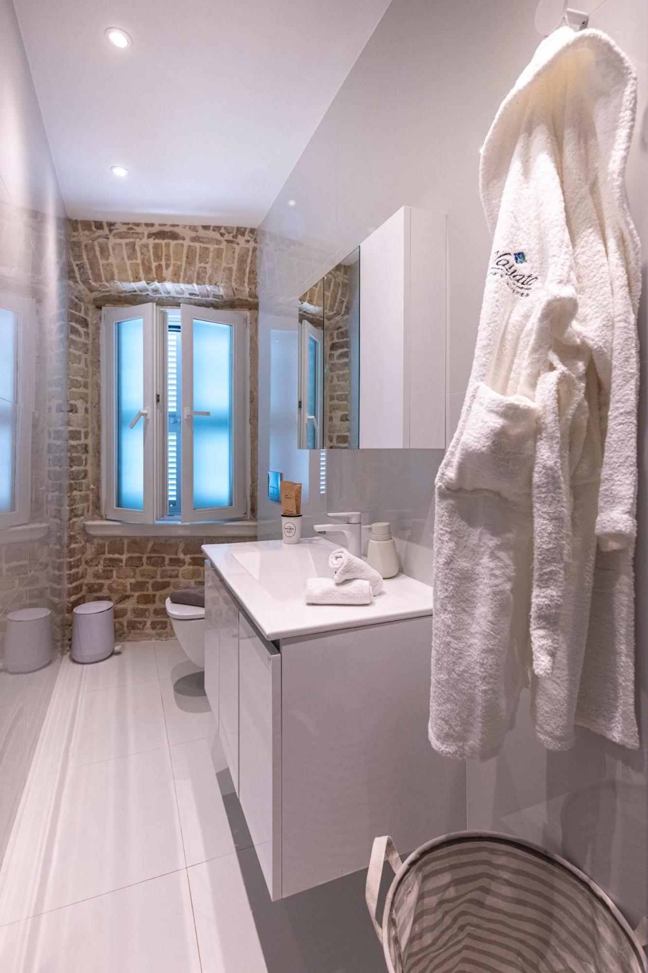 Vailato Swan White Suite コルフ島 エクステリア 写真